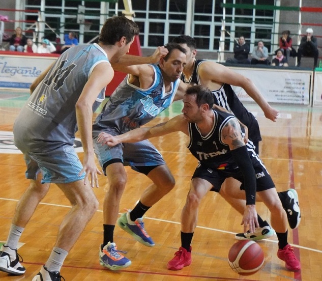 tiro-liberta play in